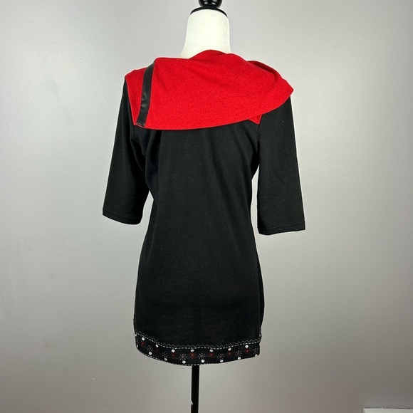 Le Grenier Floral Black and Red Tunic Wide Collar Top Size Medium - Picture 2 of 11